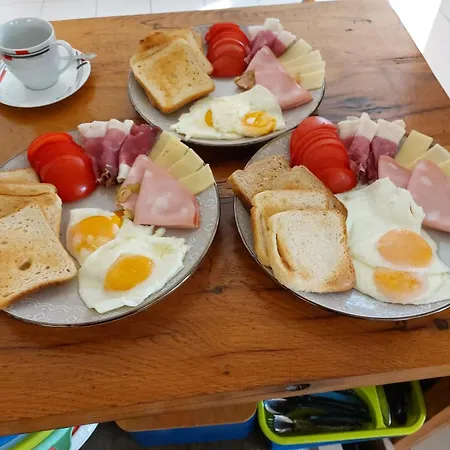 Δωμάτια σε οικογενειακή κατοικία Sunny Valley Krupa