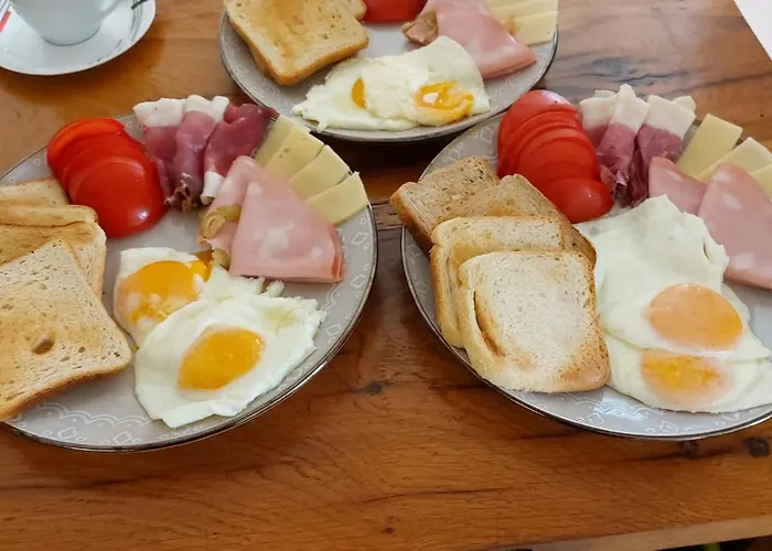 Проживание в семье Sunny Valley Крупа